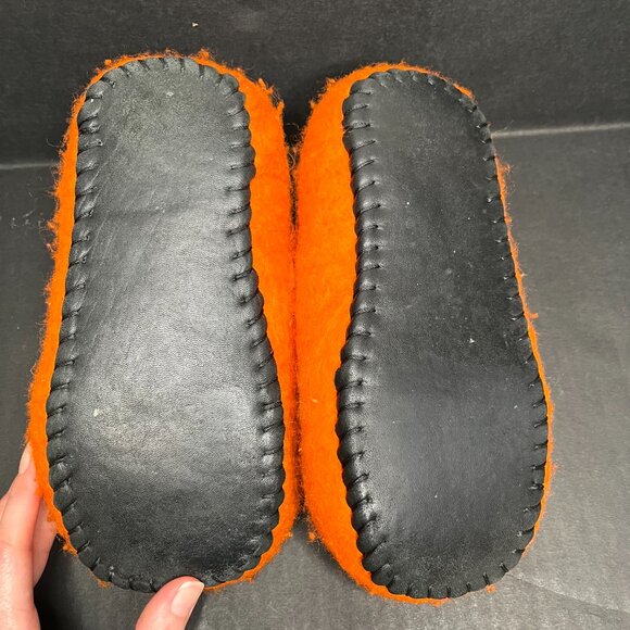 Handmade Wool Cat Slippers Size 6.5 Orange Black Spiderweb Halloween Spooky Goth - Picture 9 of 9